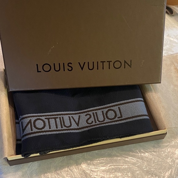 Louis Vuitton Dark Brown and Black Scarf - Picture 7 of 9